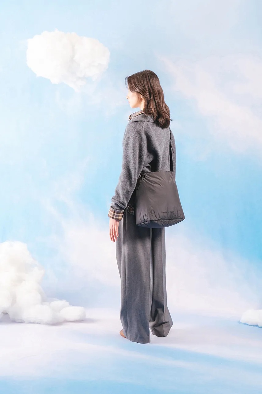 Herschel kabelka přes rameno dámská Cloudform Small (obrázek 6)