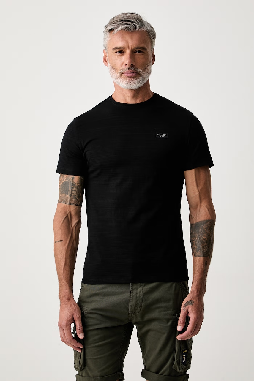 Guess βασικό t-shirt ανδρικό βαμβακερό με ελαστάν