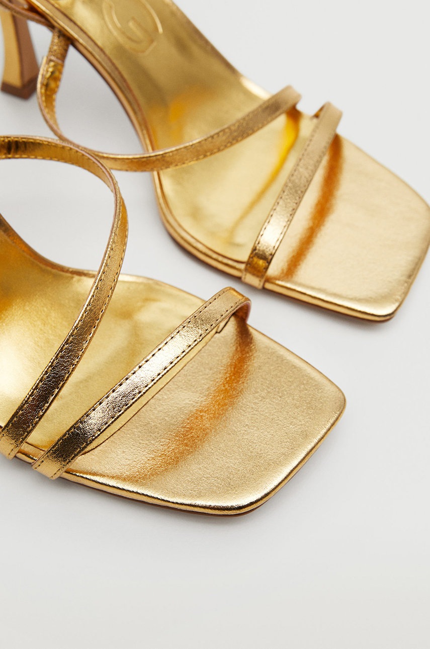 

Сандалі Mango Tras жіночі колір золотий