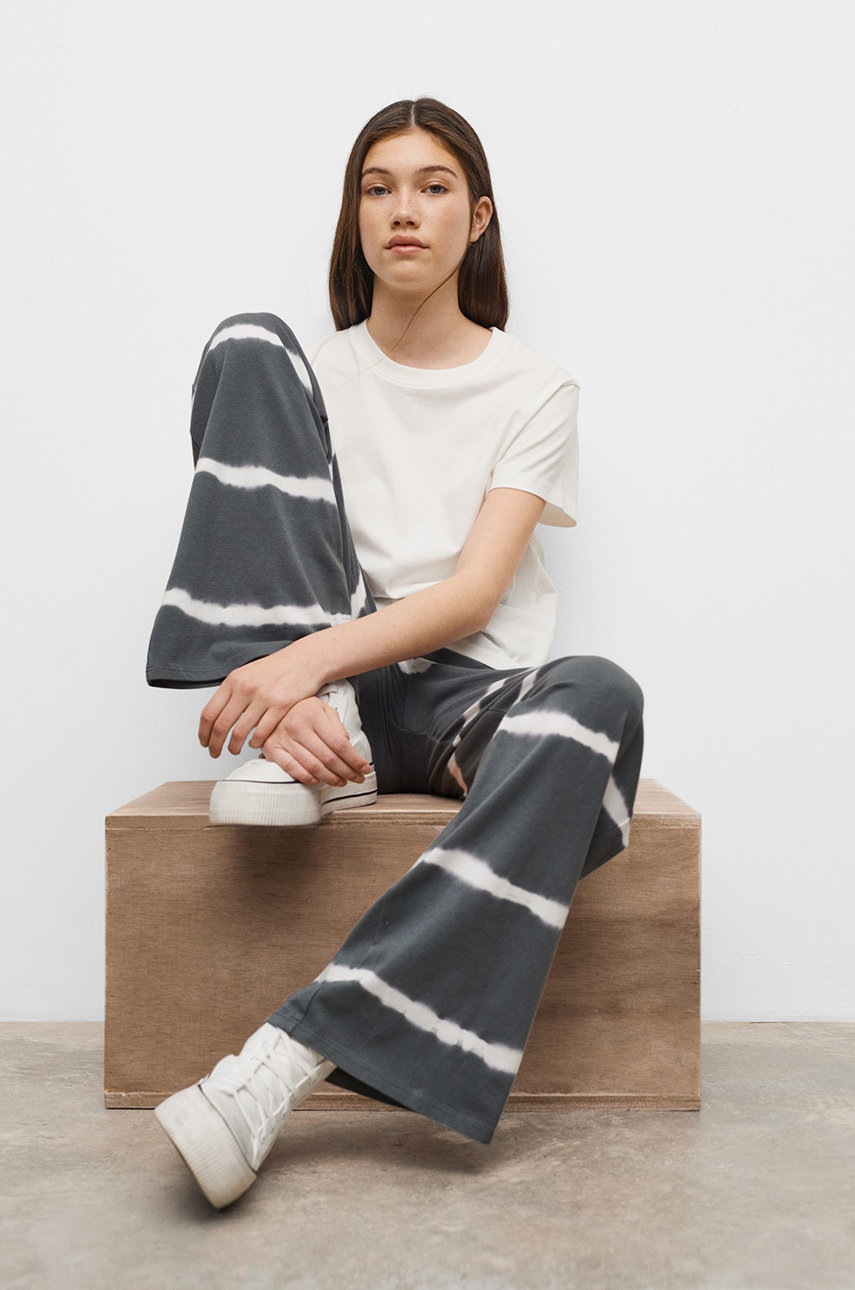 

Детски панталони Mango Kids Nela в сиво с десен, Сив