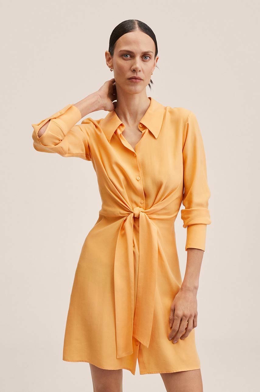 

Рокля Mango Nikita2 в оранжево къс модел със стандартна кройка, Оранжев