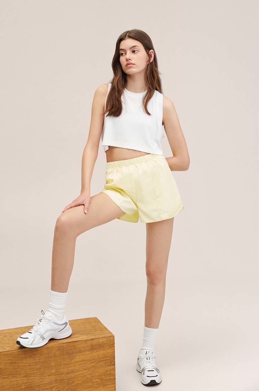 

Детски къси панталони Mango Kids Nylon в жълто с изчистен дизайн, Жълт