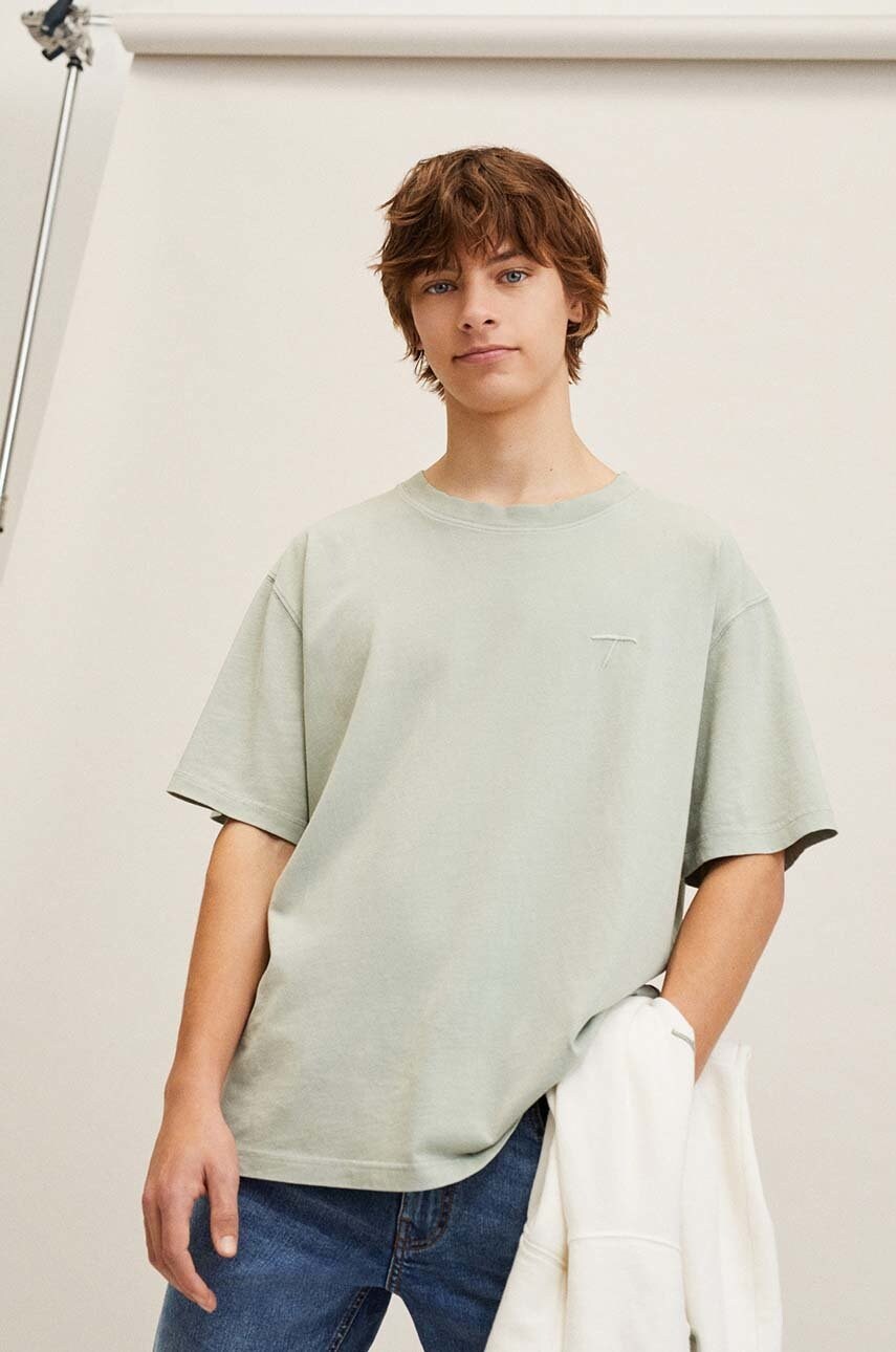 

Детская хлопковая футболка Mango Kids цвет зелёный однотонная