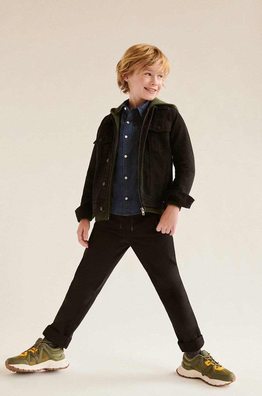 

Детски панталон Mango Kids Cord в черно с изчистен дизайн, Черен