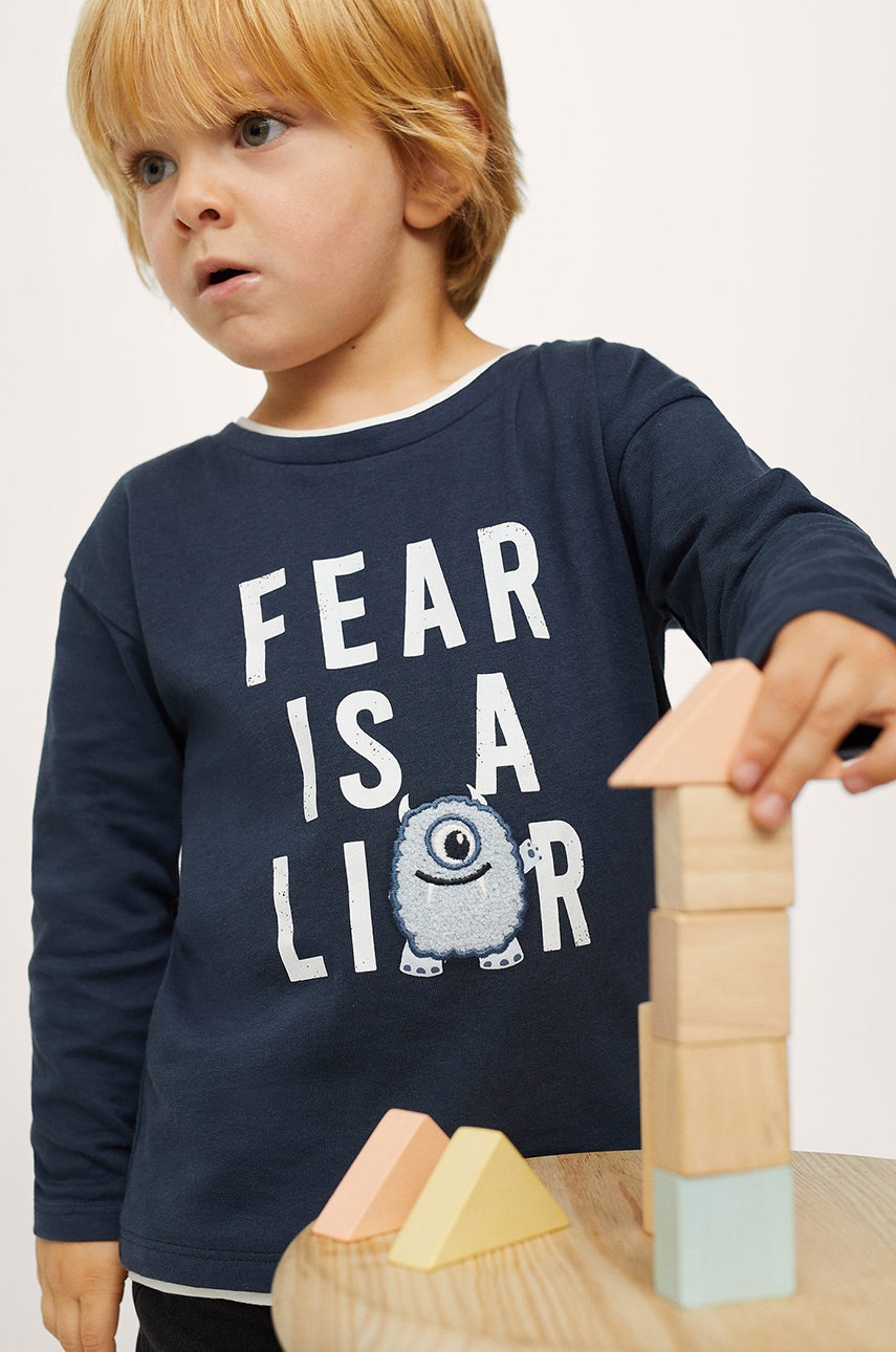 

Хлопковый детский лонгслив Mango Kids Fear цвет синий с принтом