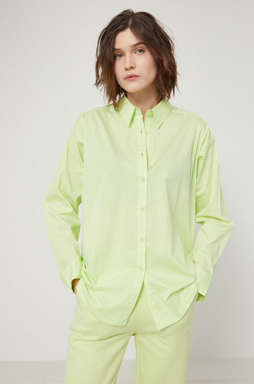 Medicine camasa femei, culoarea verde, cu guler clasic, relaxed
