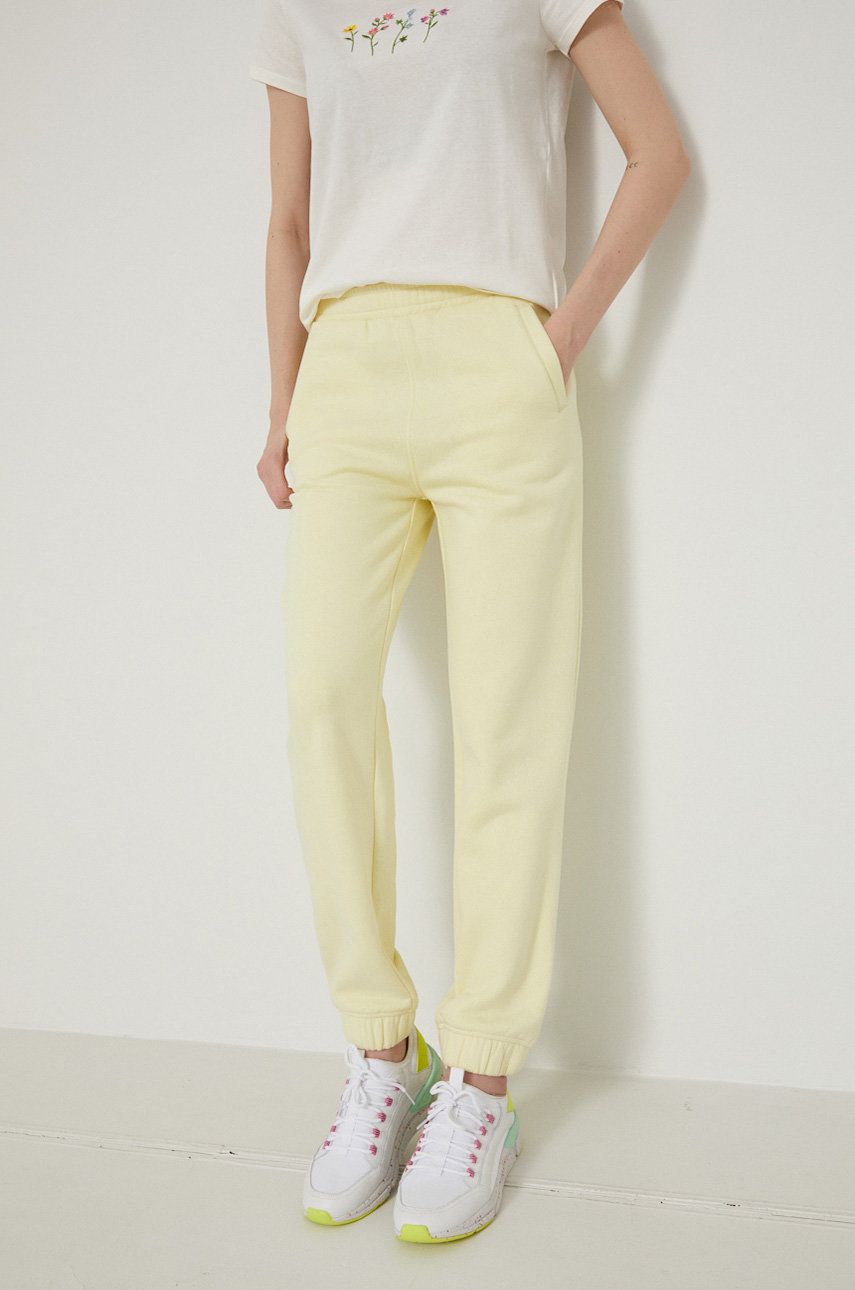 Medicine pantaloni femei, culoarea galben, neted imagine reduceri black friday 2021 answear.ro