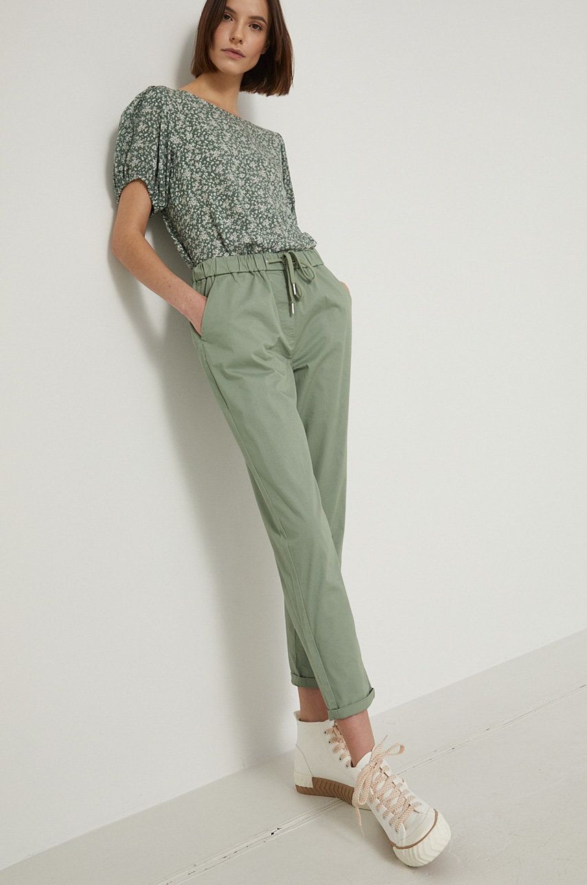 Medicine pantaloni femei, culoarea verde, fason chinos, high waist