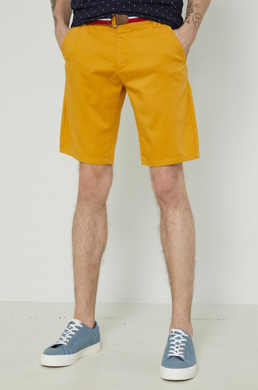 Medicine pantaloni scurti barbati, culoarea galben answear.ro imagine noua