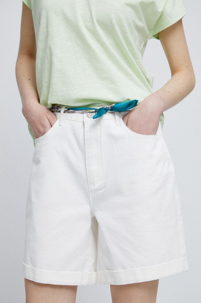 Džínové šortky Medicine dámské, bílá barva, hladké, medium waist - bílá -  100 % Bavlna