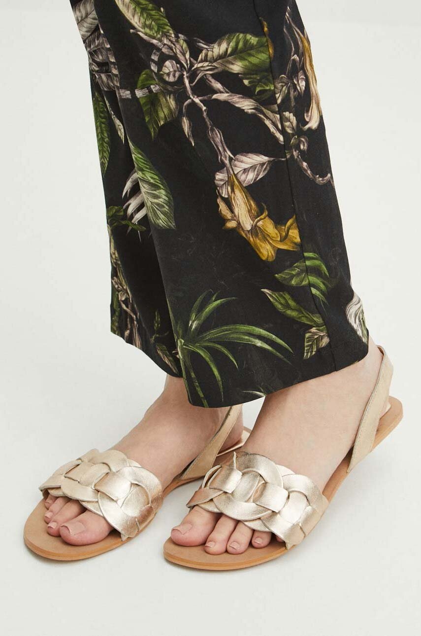 Medicine sandale de piele