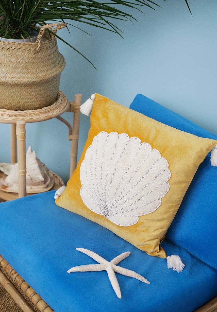 Medicine fata de perna decorativa