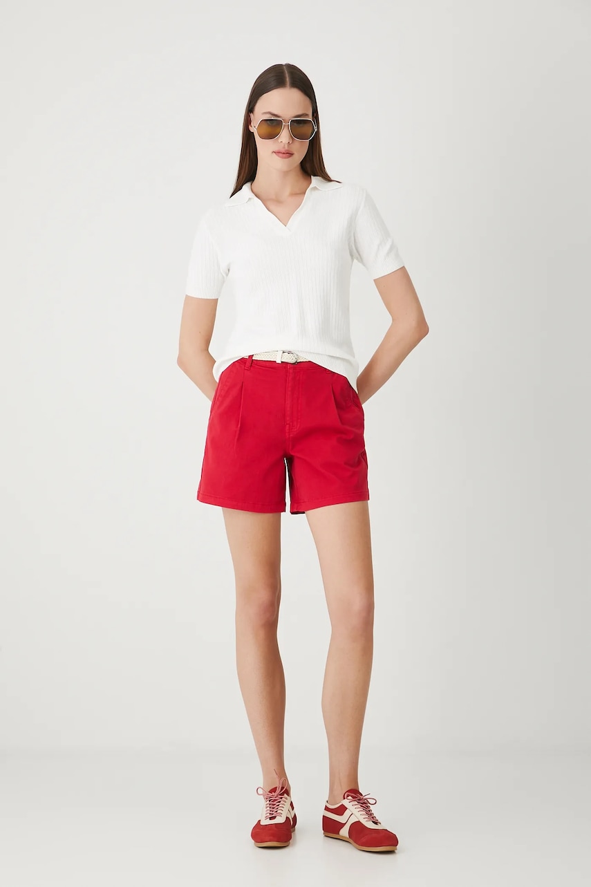 Medicine pantaloni scurti femei, culoarea rosu, neted, medium waist Medicine pantaloni scurti femei, culoarea rosu, neted, medium waist
