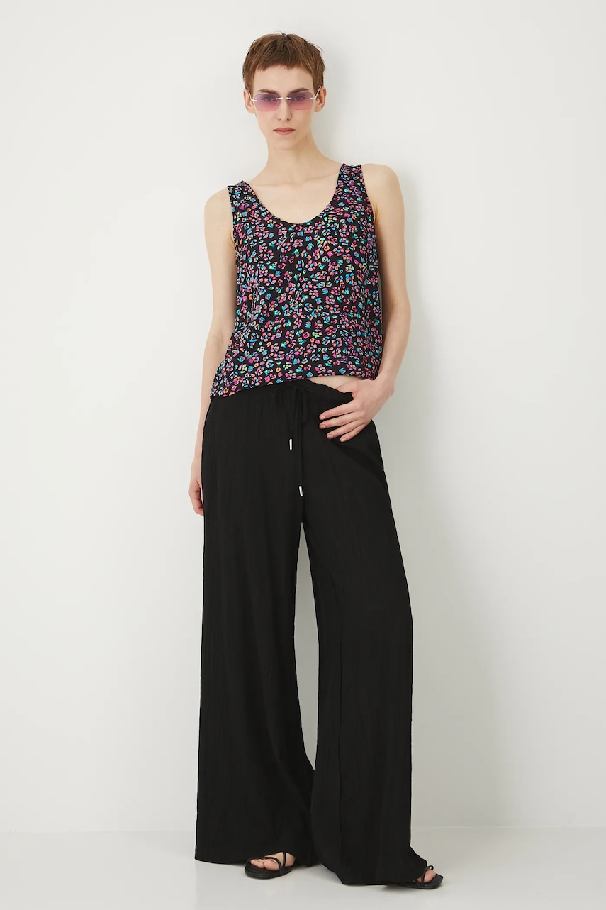 Medicine bluză culoarea neagră pentru femei cu model