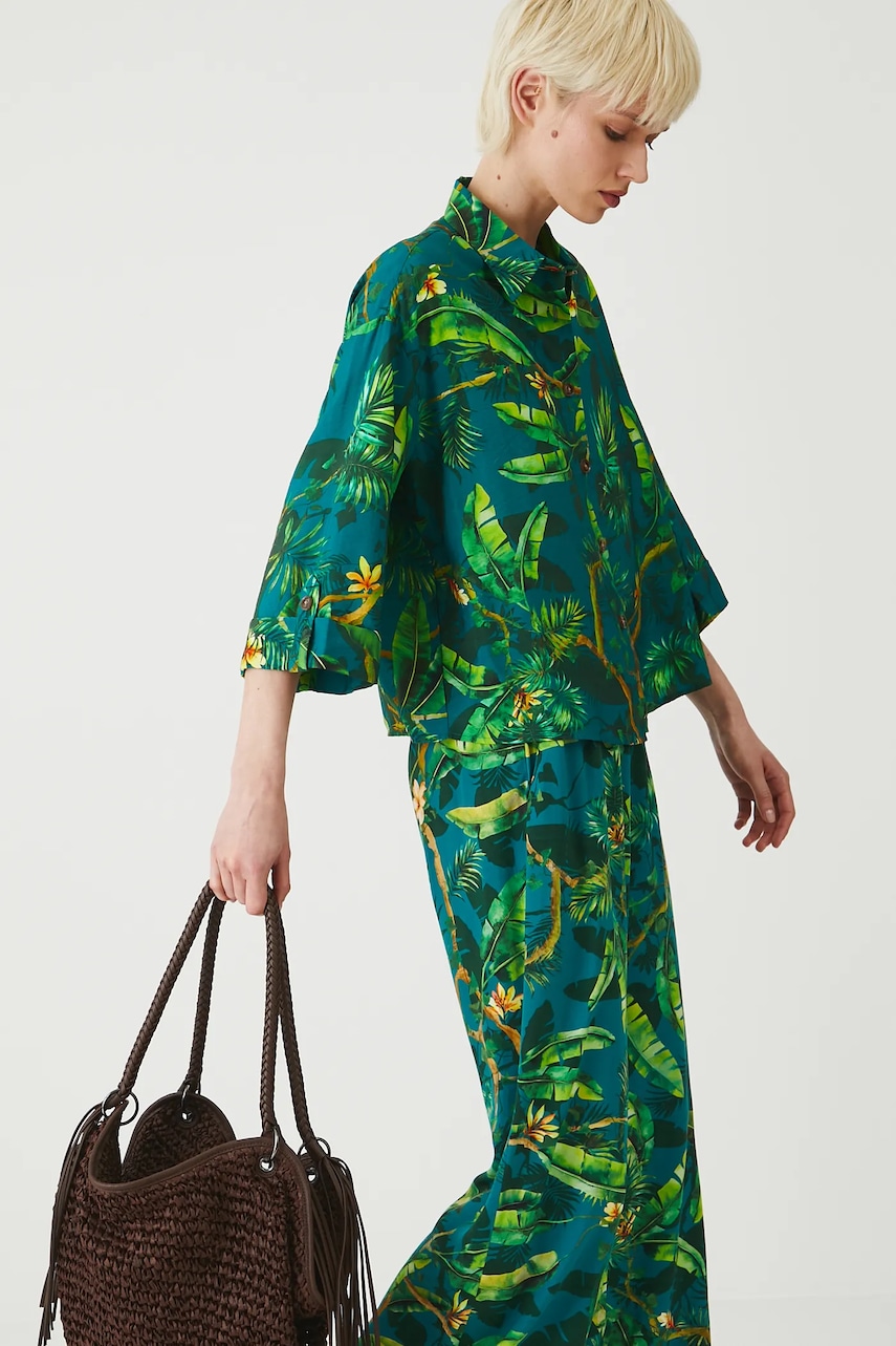 Medicine camasa culoarea verde, cu guler clasic, relaxed