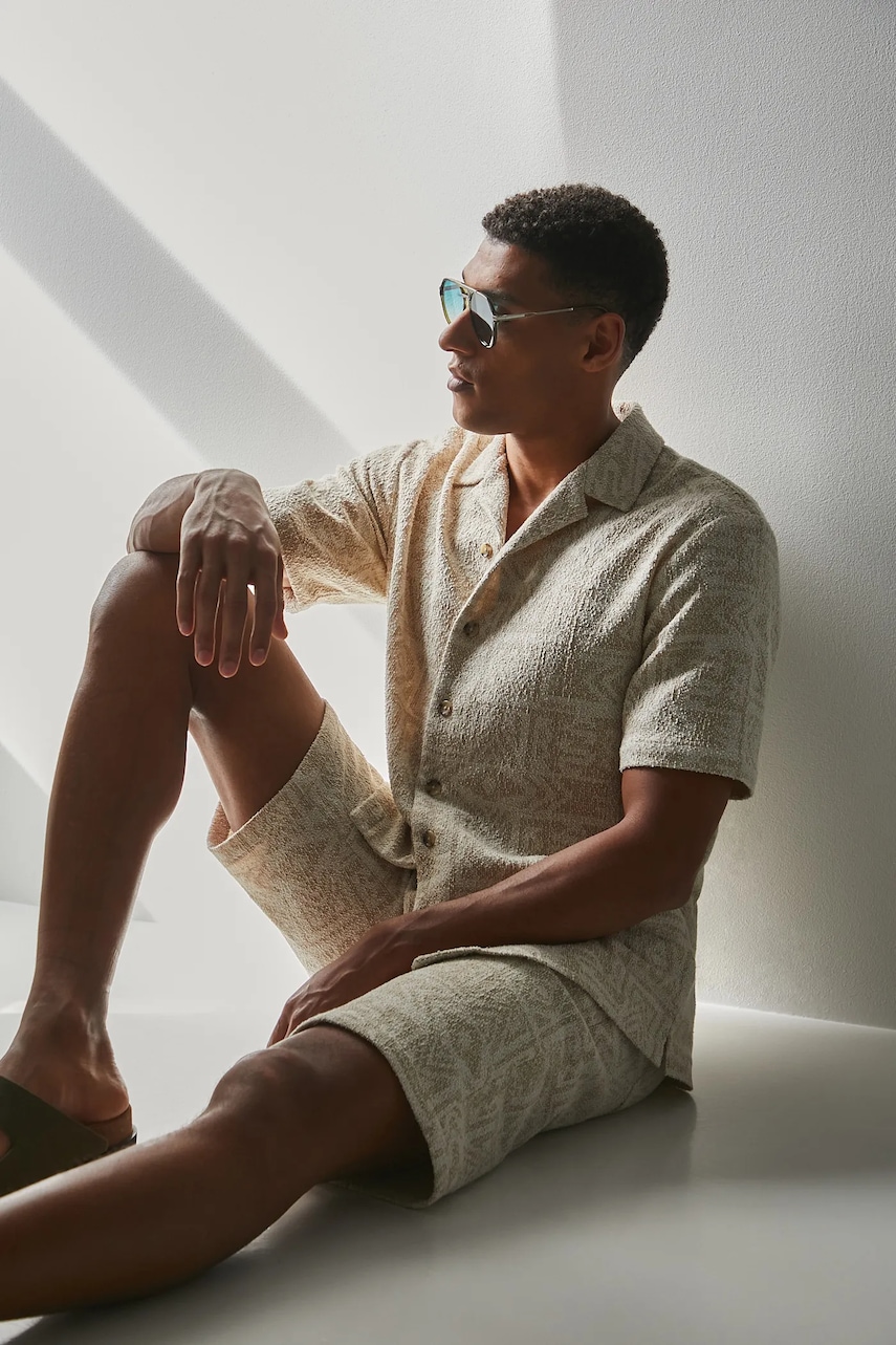 Medicine camasa culoarea bej, relaxed