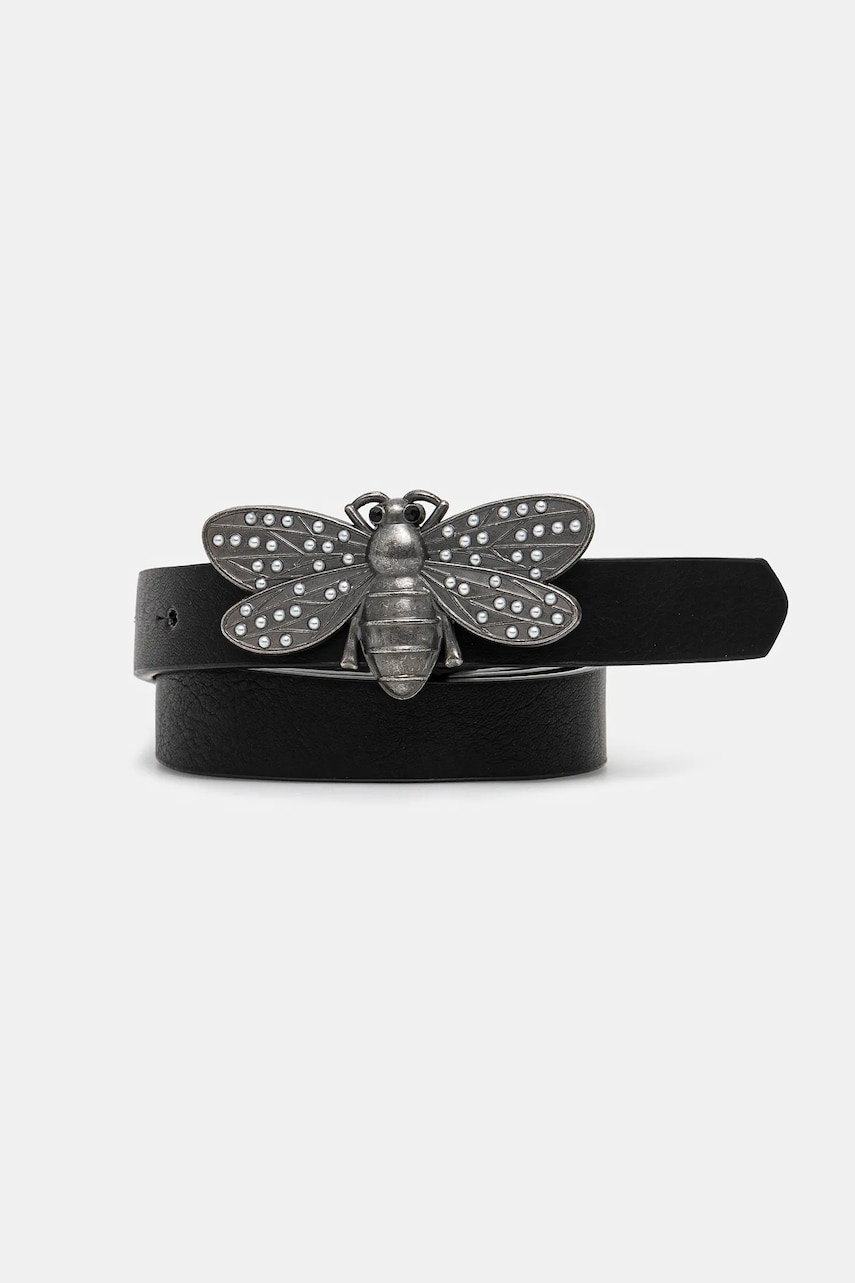 Medicine curea femei, culoarea negru