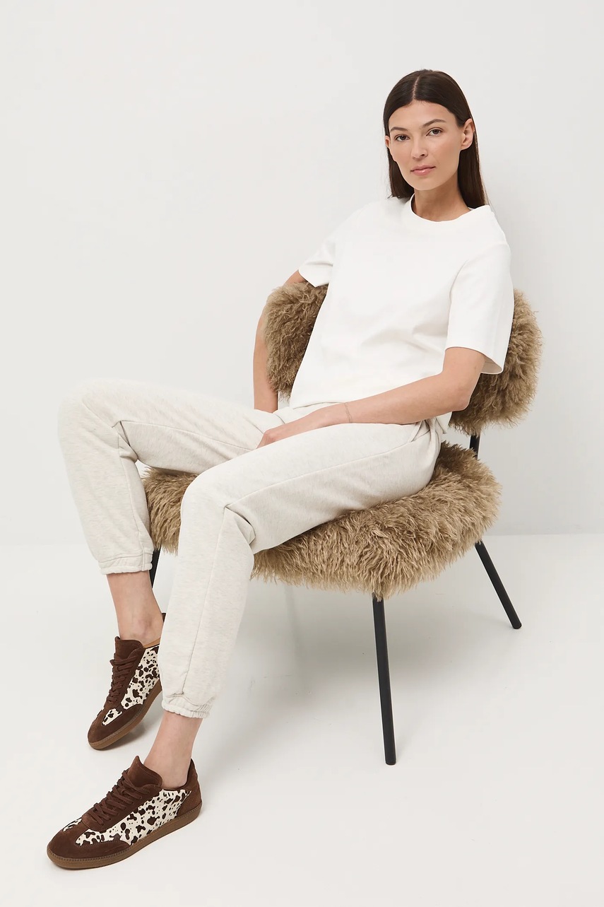 Medicine pantaloni de trening culoarea bej, uni