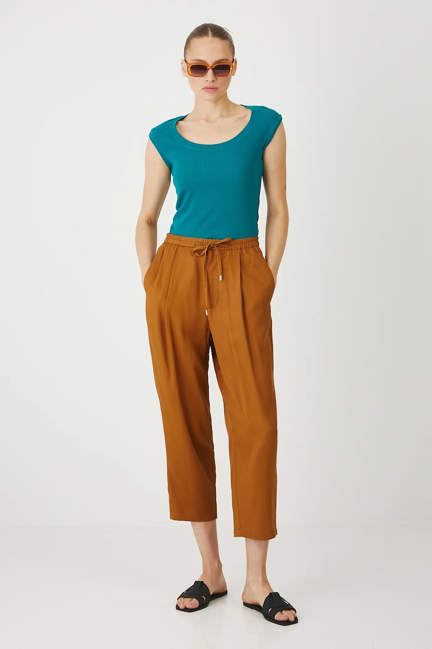 Medicine pantaloni culoarea maro, lat, medium waist