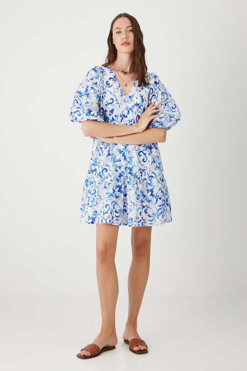 Levně Šaty Medicine bílá barva, mini, oversize