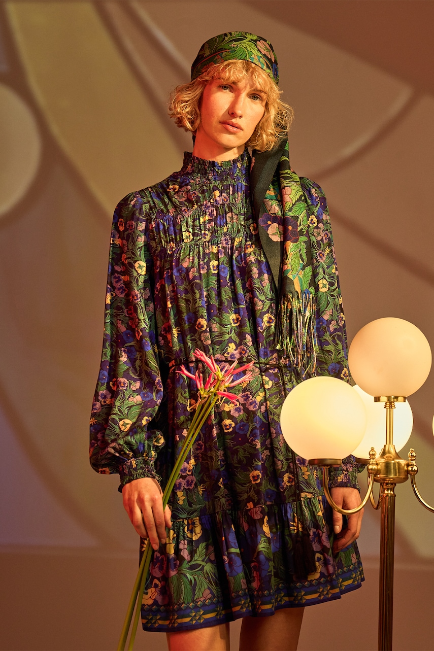 Medicine rochie culoarea bleumarin, mini, evazată