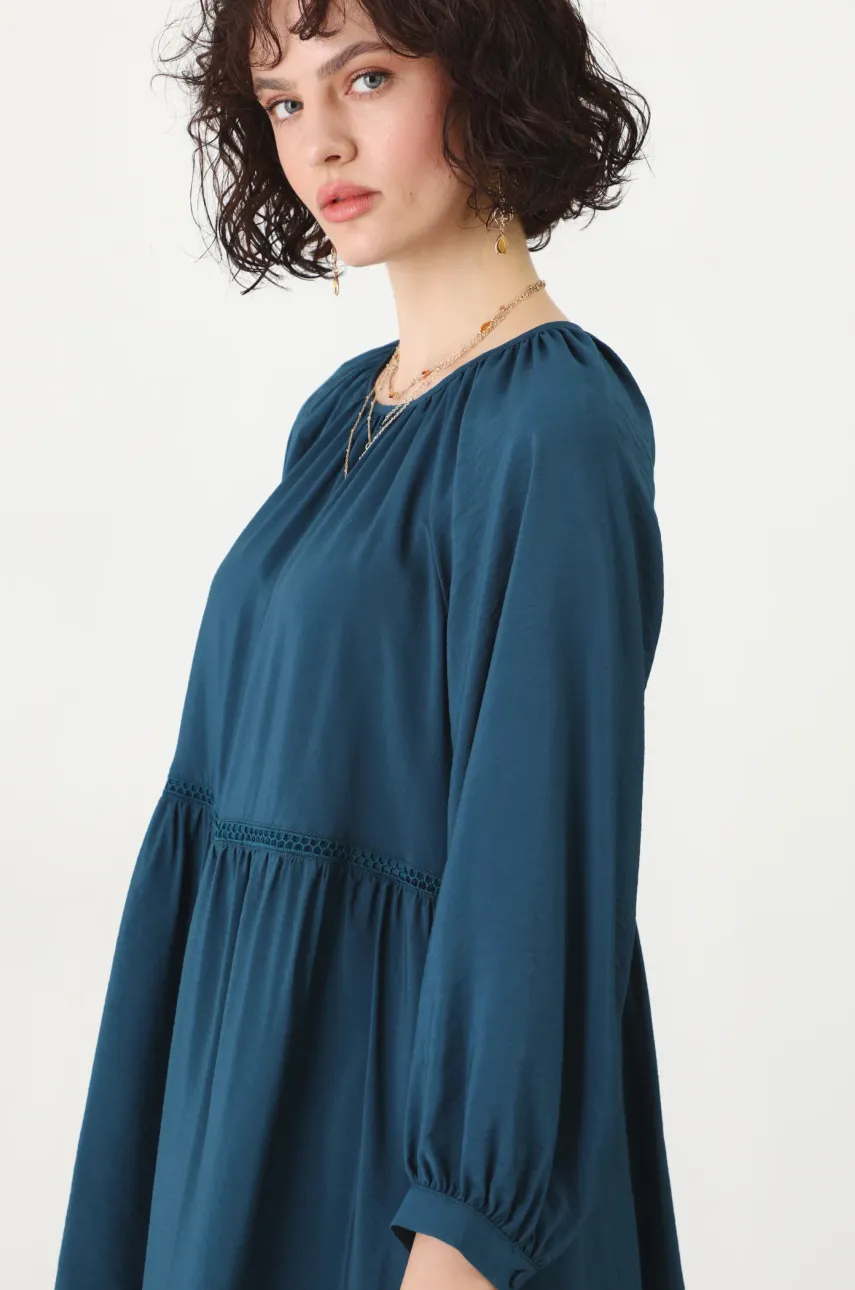 Šaty Medicine