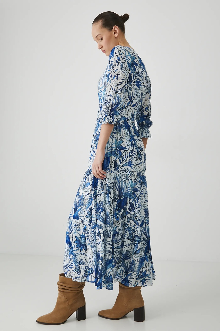 Medicine sukienka kolor biały maxi rozkloszowana