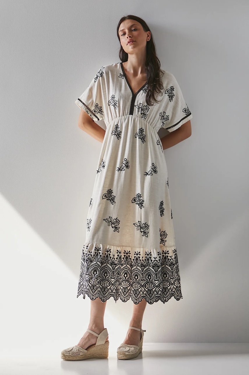 Medicine rochie culoarea bej, maxi, evazati