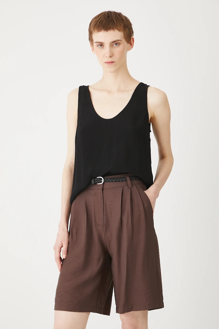 Medicine pantaloni scurți culoarea maro, uni, high waist