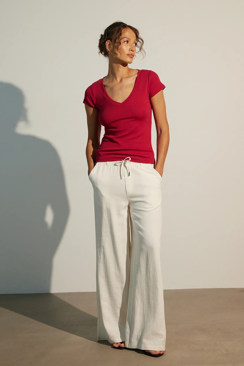 Medicine tricou culoarea rosu