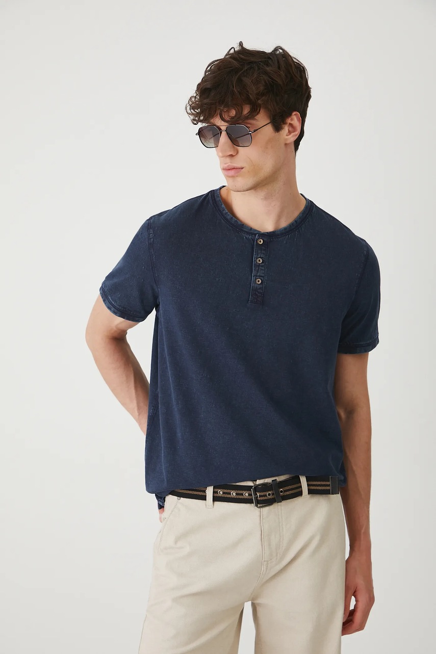 Medicine tricou din bumbac culoarea albastru marin, neted