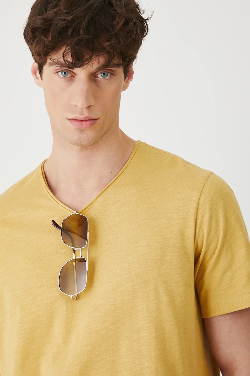 Medicine tricou din bumbac culoarea galben, neted