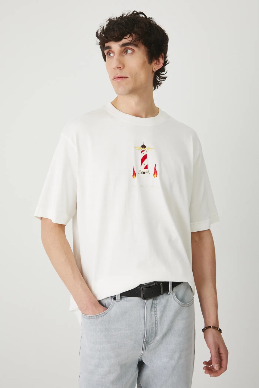 Хлопковая футболка цвет бежевый с аппликацией