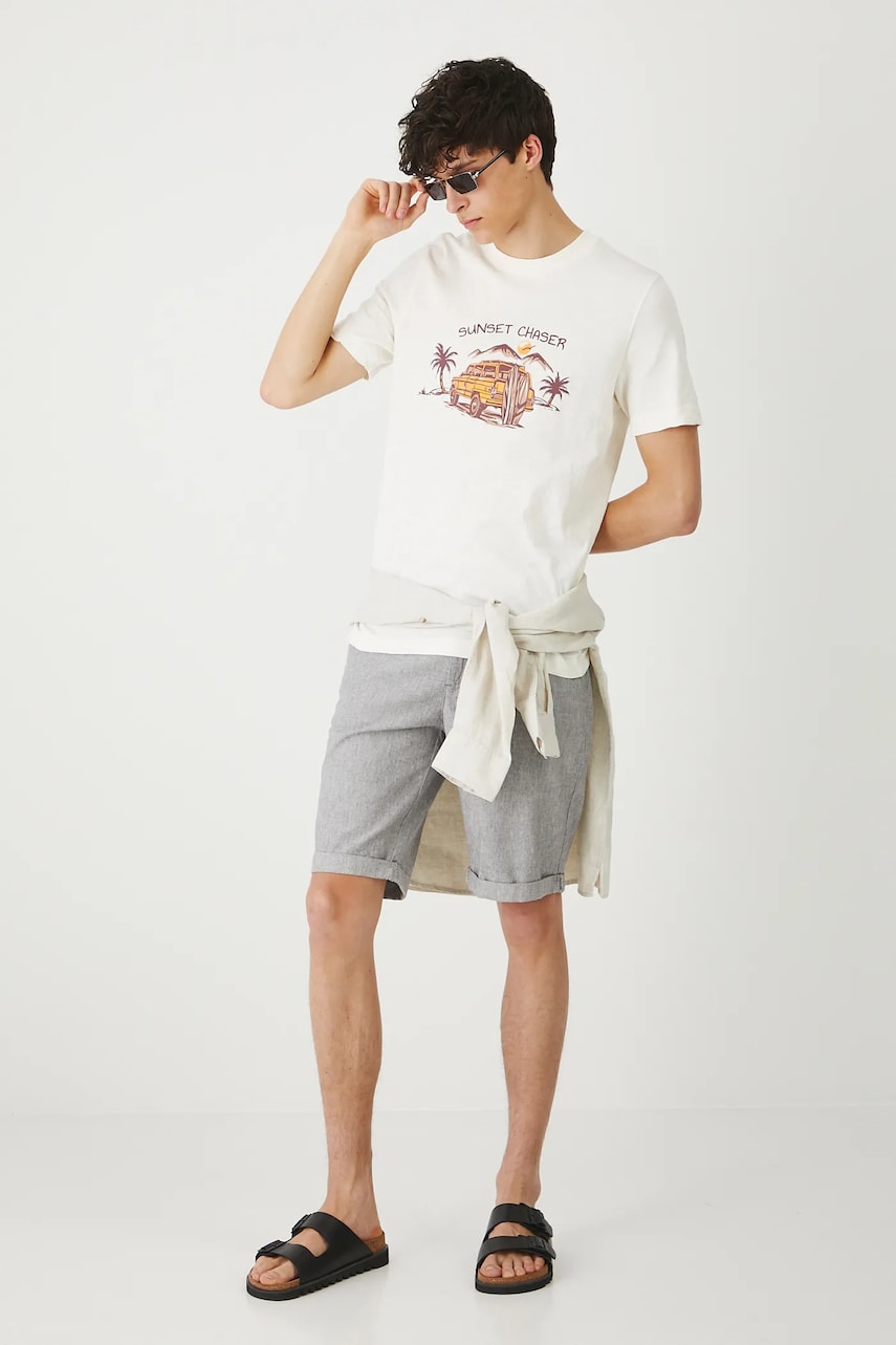 Medicine tricou culoare bej pentru bărbați cu imprimeu