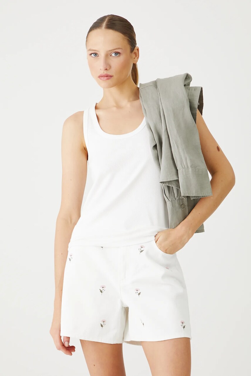 Medicine top culoarea alb