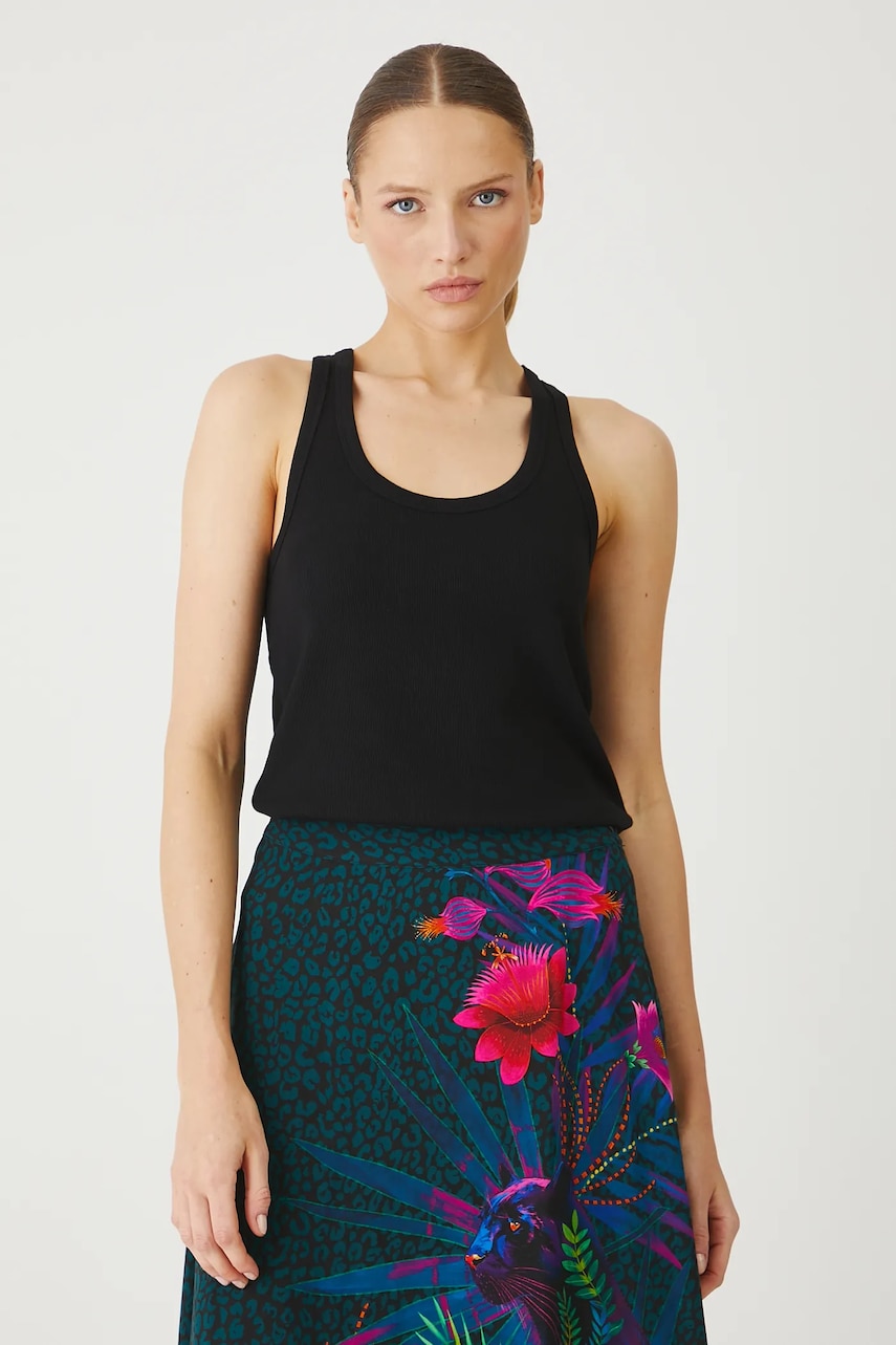 Medicine top culoarea negru