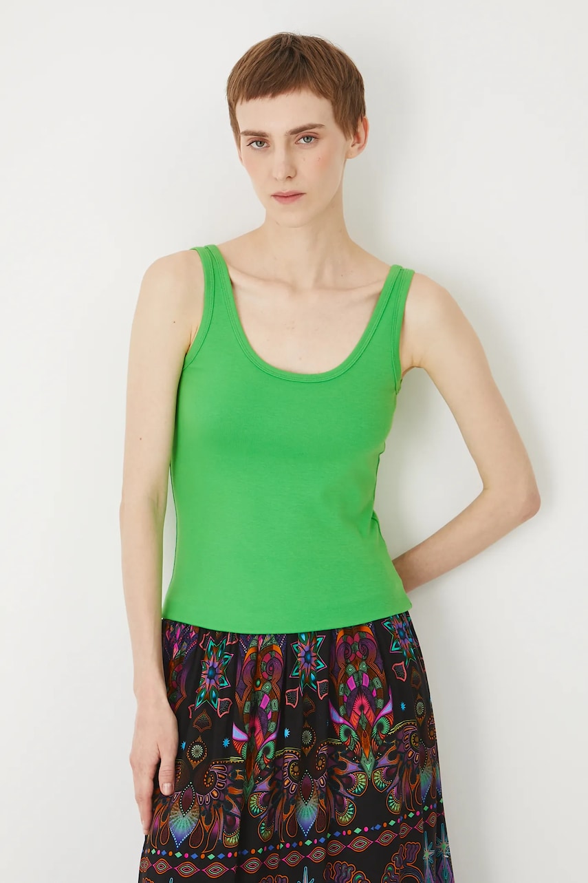 Medicine top culoarea verde