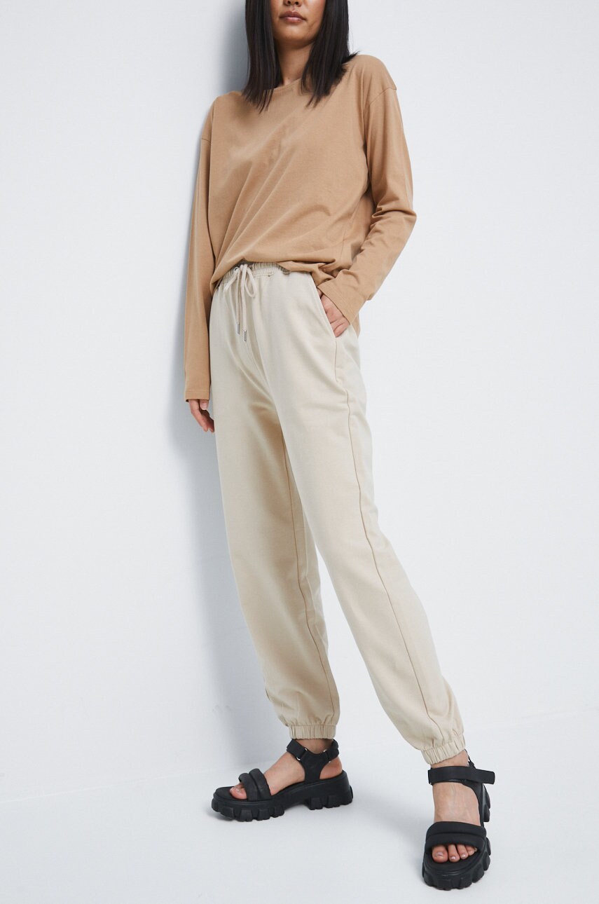 Medicine pantaloni de trening femei, culoarea bej, neted