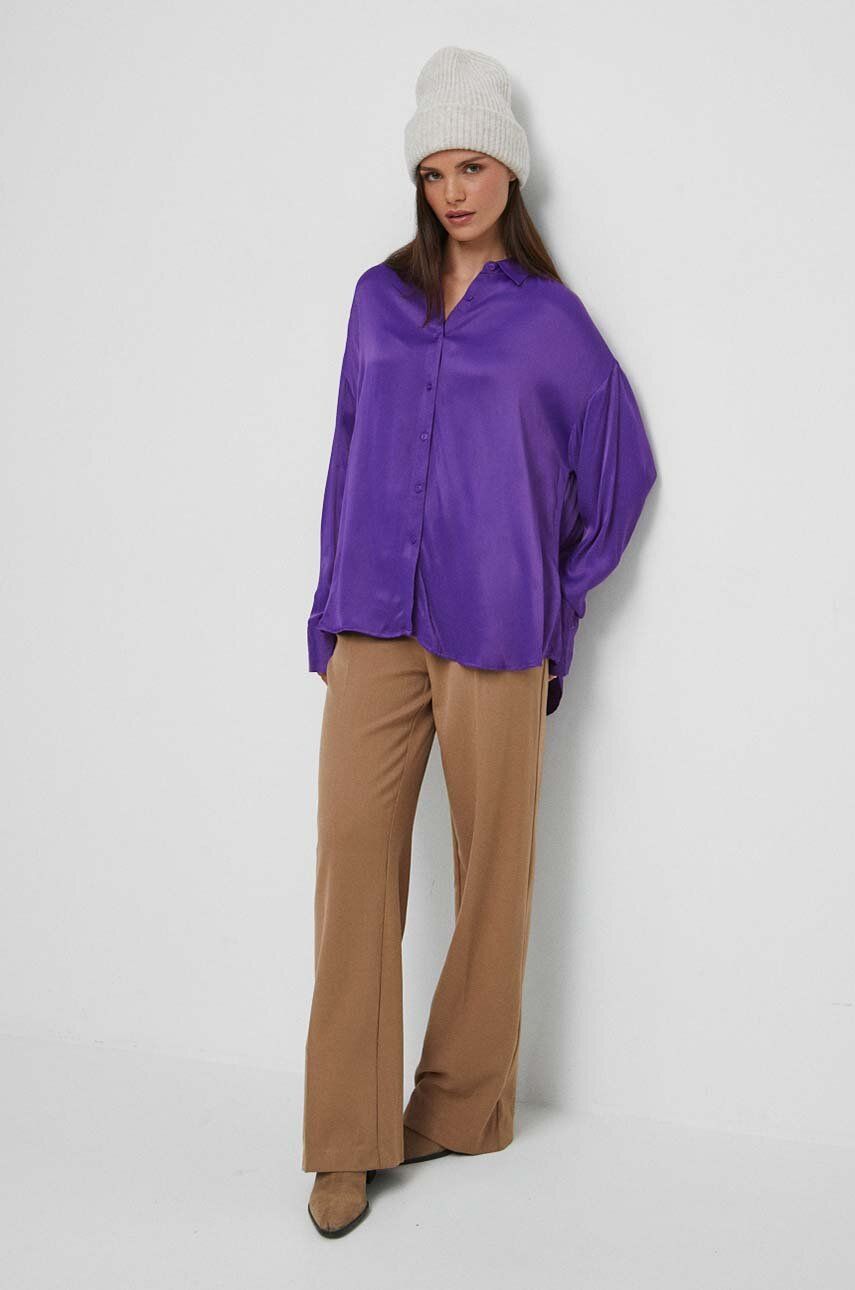 Košile Medicine dámská, fialová barva, relaxed, s klasickým límcem - fialová - 100 % Viskóza
