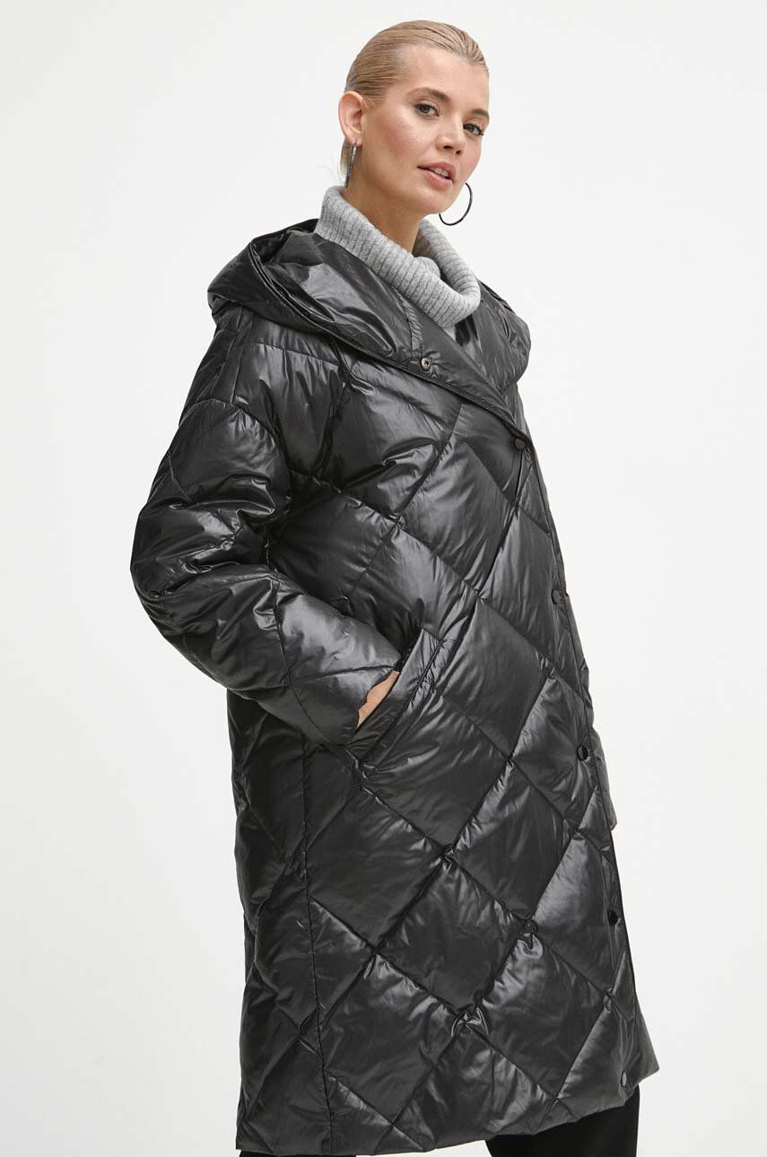Péřový kabát Medicine černá barva, oversize - černá - Podšívka: 100 % Polyester Výplň: 50 % Peř