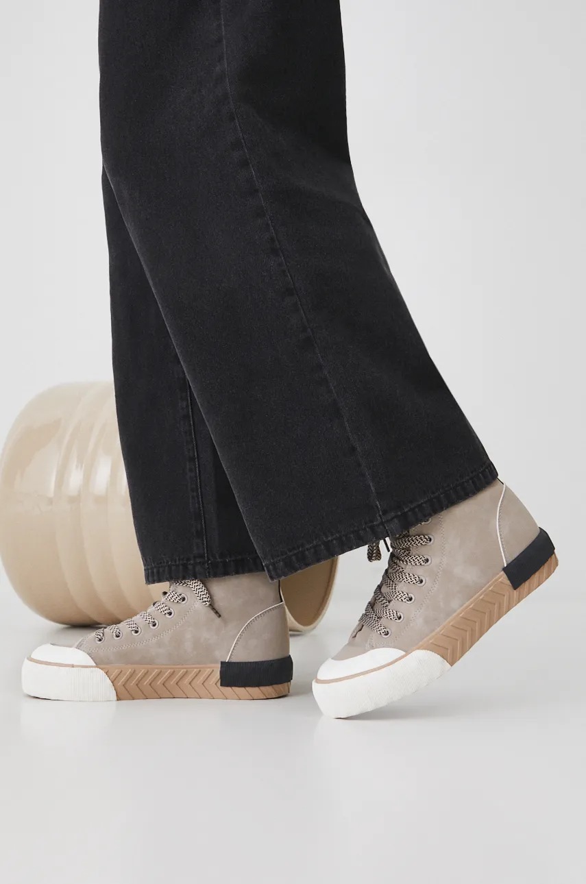 Medicine tenisi femei, culoarea bej