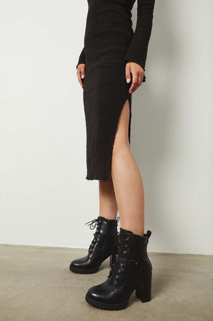 Medicine botine femei, culoarea negru, cu toc drept