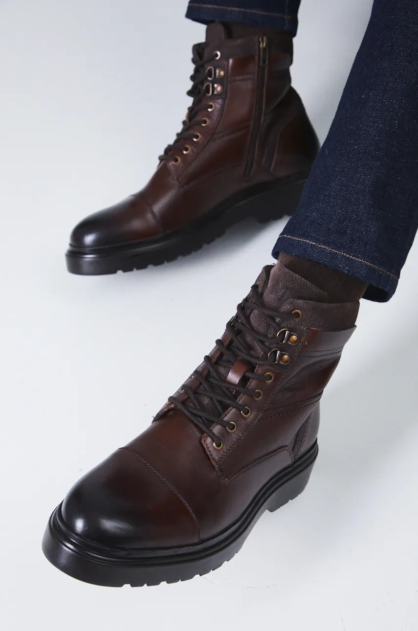 Medicine pantofi inalti barbati, culoarea maro Medicine pantofi inalti barbati, culoarea maro