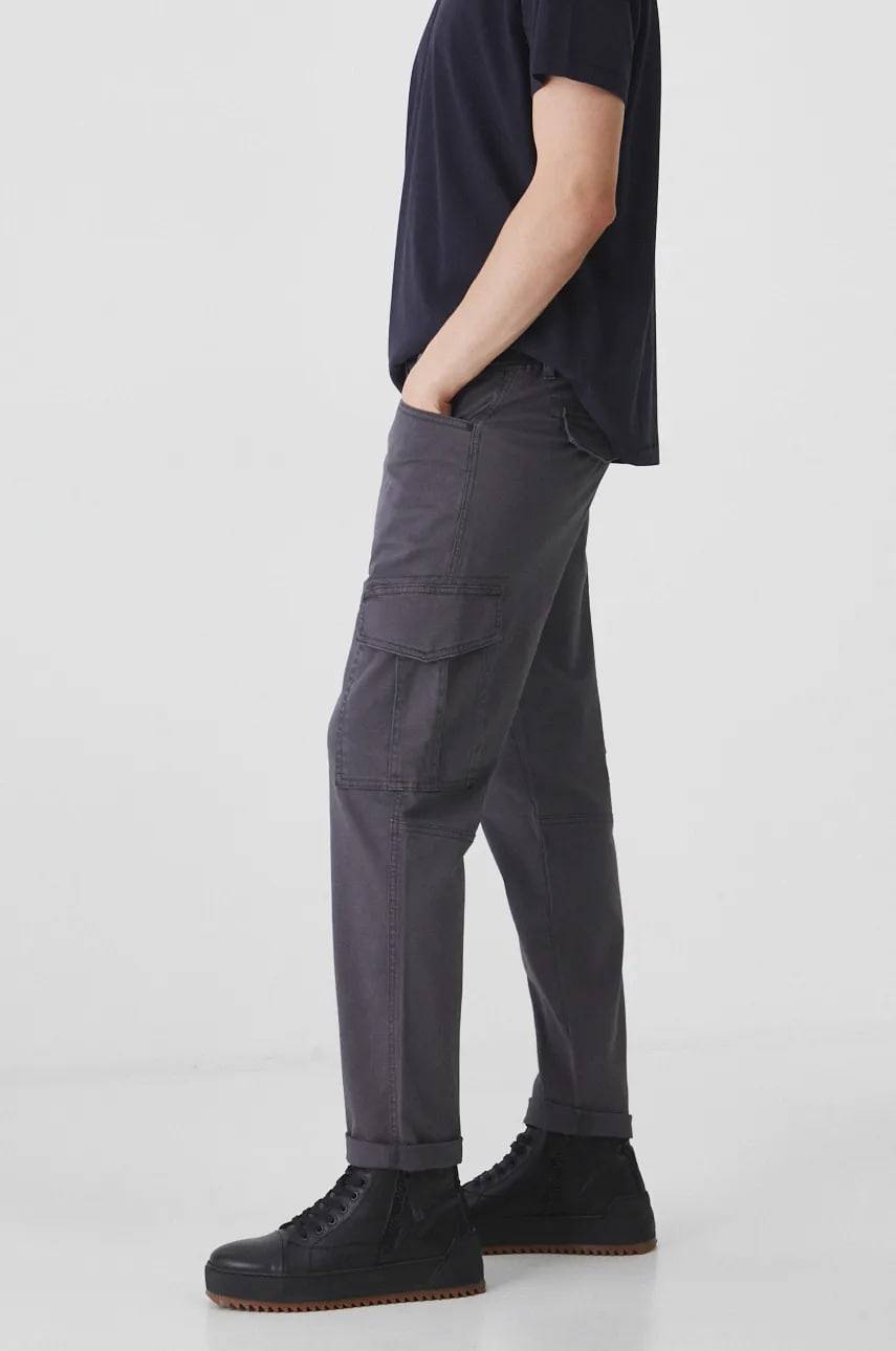 Medicine pantaloni barbati, culoarea gri, cu fason cargo Medicine pantaloni barbati, culoarea gri, cu fason cargo