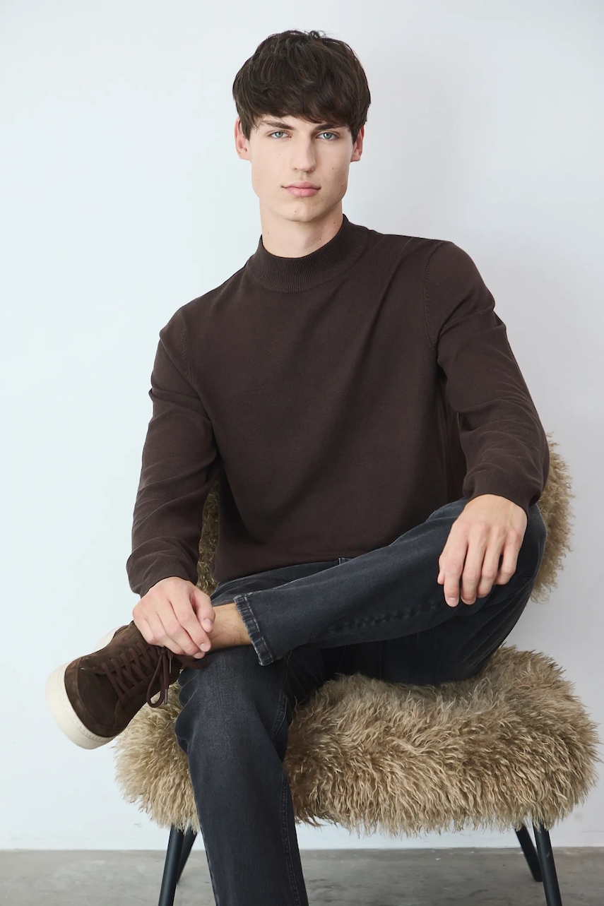 Medicine pulover culoarea maro, cu turtleneck