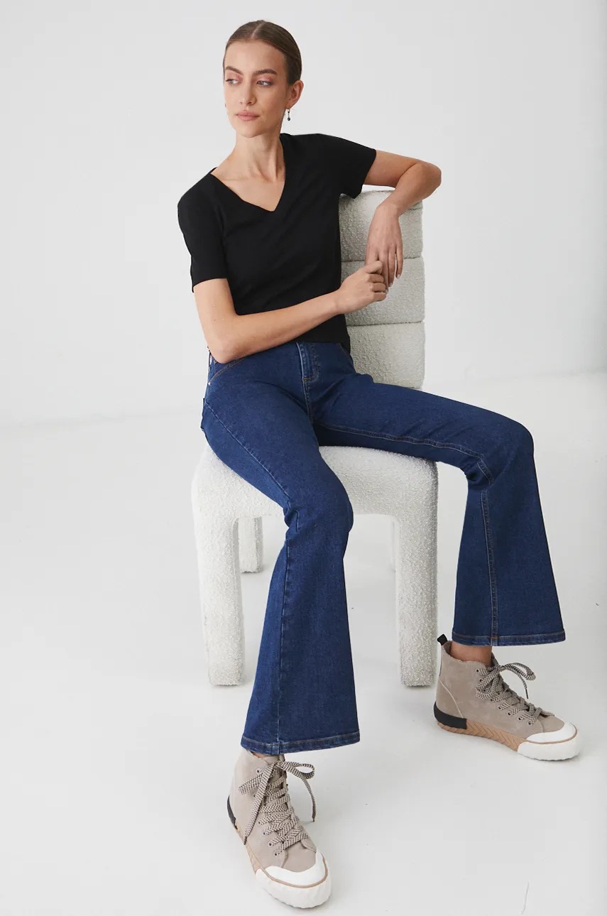 

Тениска Medicine в черно, Черен