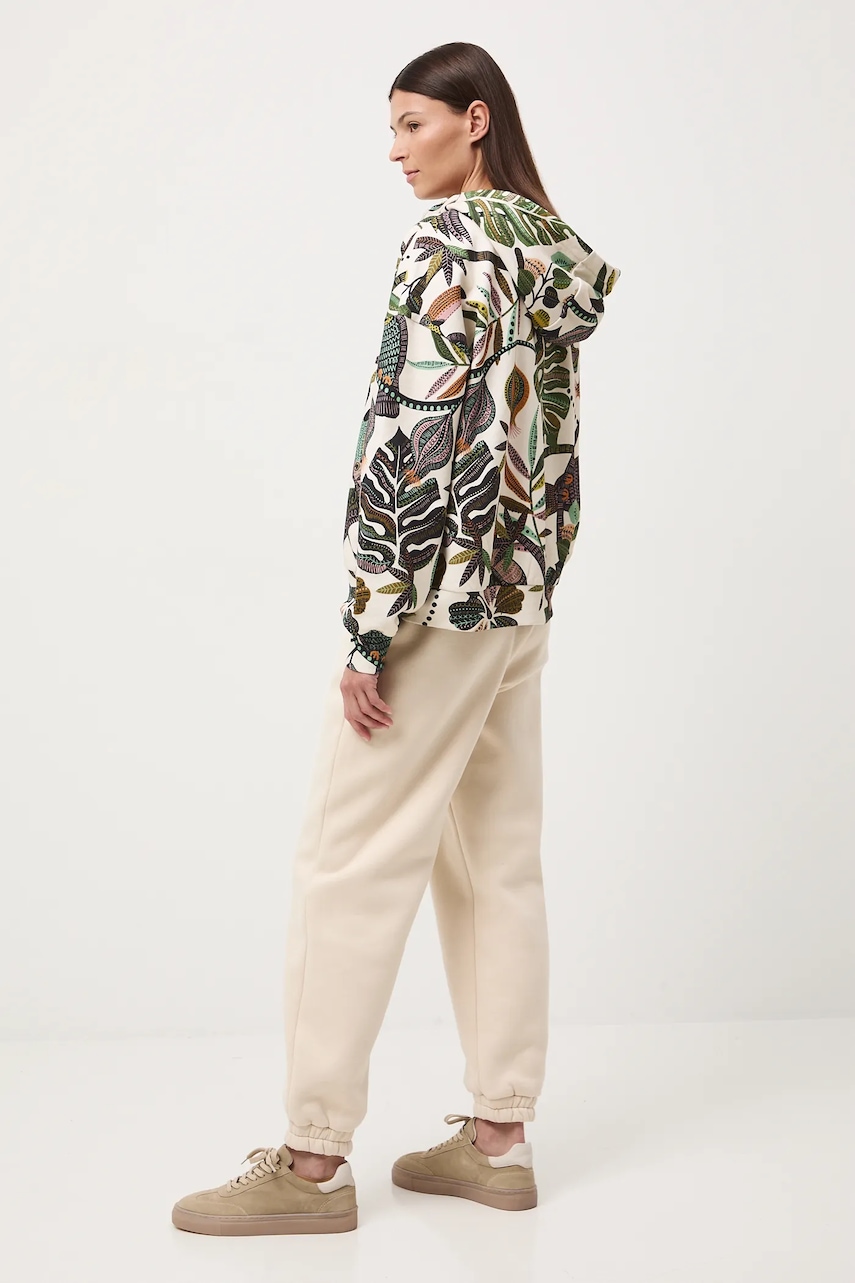 Medicine bluză culoarea bej, cu glugă