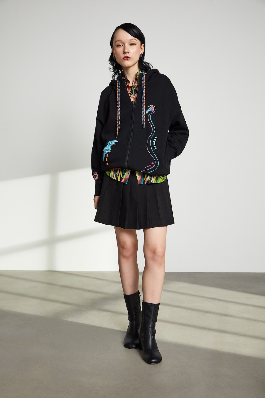 Medicine bluza culoarea negru, cu glugă