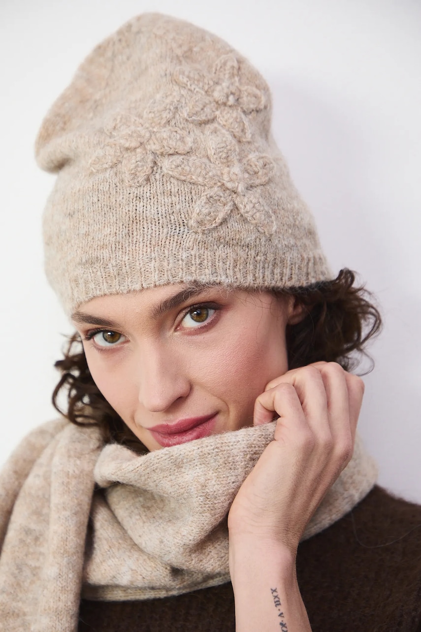 Medicine caciula culoarea bej