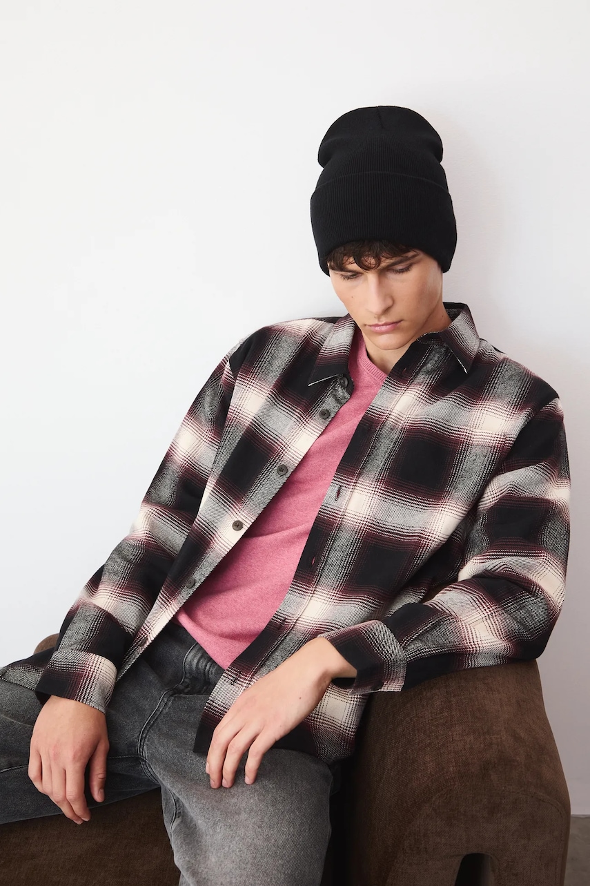 Medicine caciula culoarea negru, din tesatura neteda